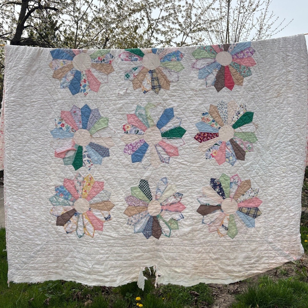 Vintage Handmade Quilt White Dresden Plate Cutter Fabric Floral Antique 68x76